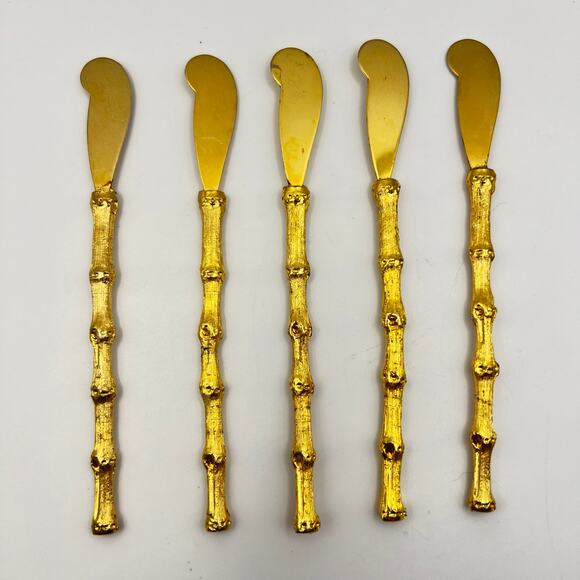 Vintage 5 Piece Set Gold Plated Bamboo Butter Knives Charcuterie Hors D'oeuvre - Picture 1 of 9